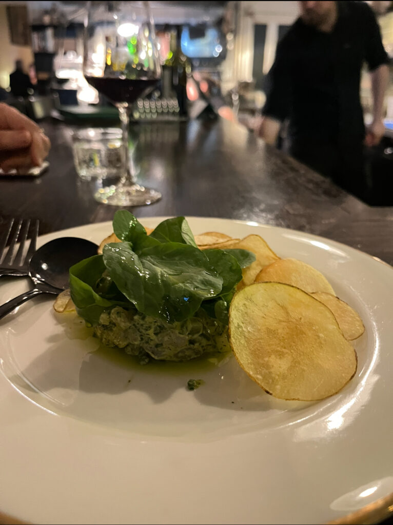 Mackerel tartare with crisps